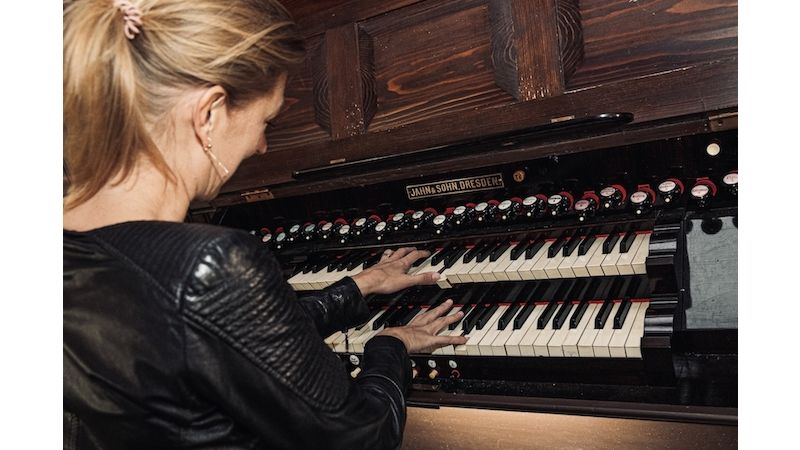 Nejzajímavější historické varhany Karlovarska představuje Michaela Káčerková